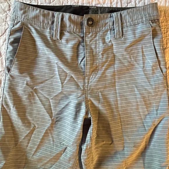Volcom Shorts - Youth Waist Size 27 - Picture 5 of 11